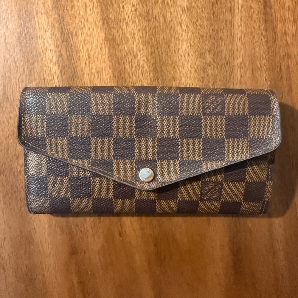 Louis Vuitton Sarah Wallet — Damier Ebene Canvas